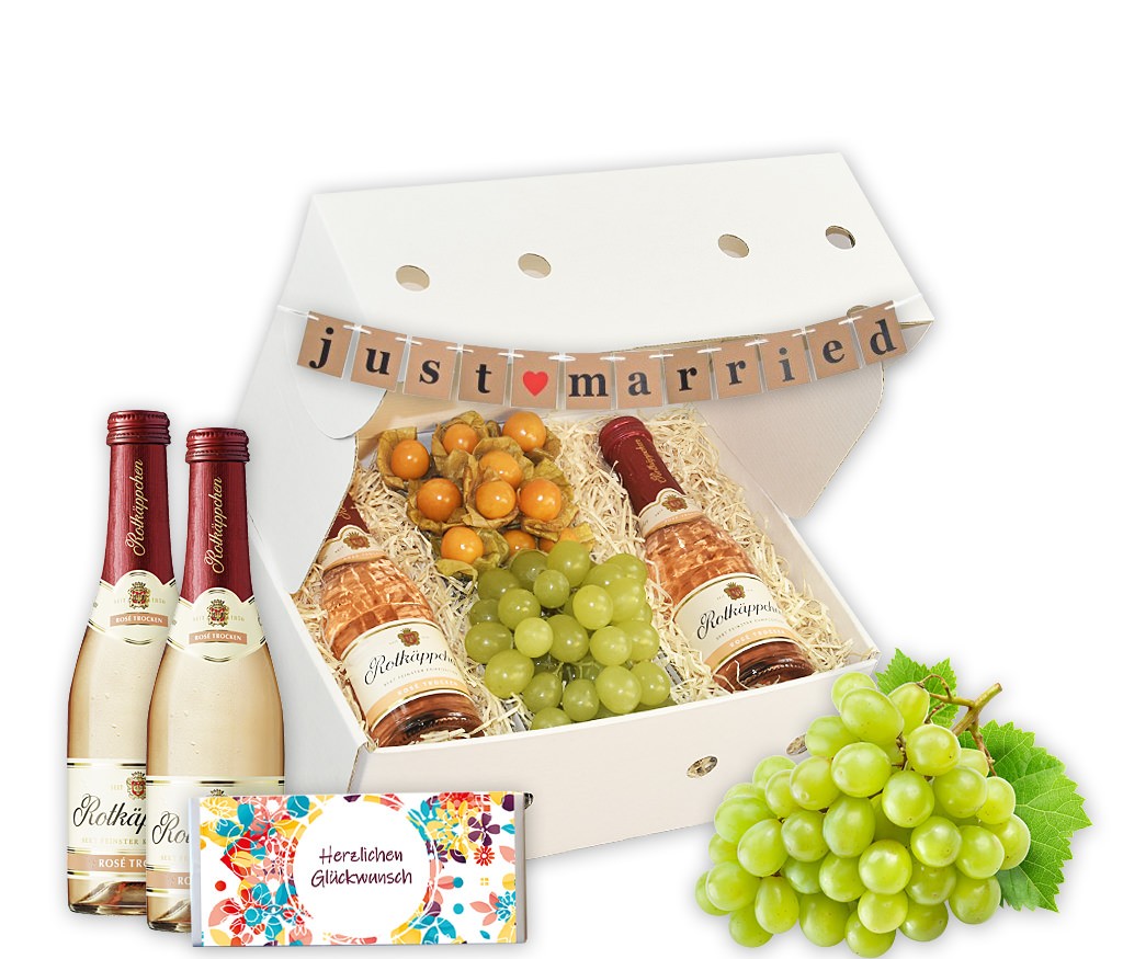 Geschenkbox zur Hochzeit "Just Married" mit Sekt, Girlande, Schokolade und frischem Obst