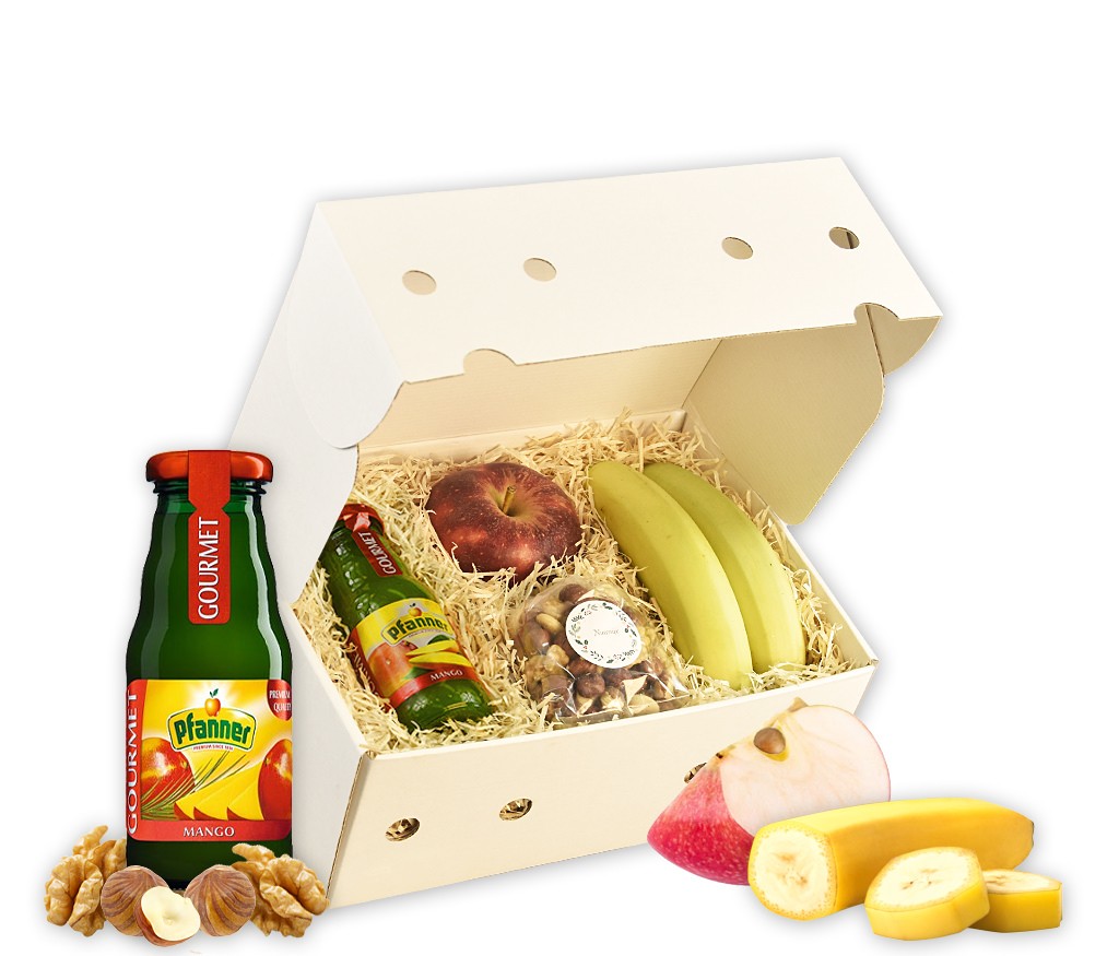 Snack-Box mit Banane, Apfel, Orangensaft und Nusskernen