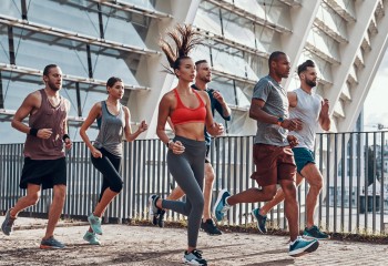 Gemeinsam laufen, gemeinsam wachsen: Warum Firmenläufe wie der B2Run immer beliebter werden