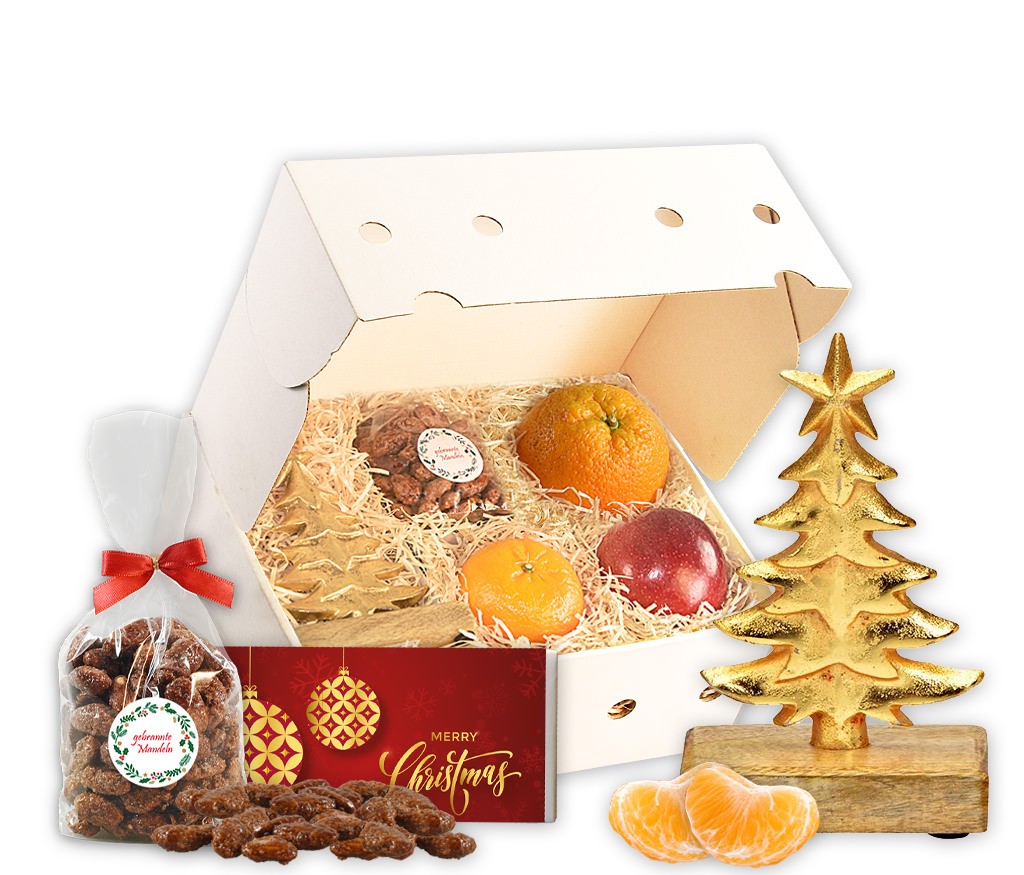 Obstbox mit goldenem Tannenbaum, gebrannten Mandeln, Schokolade und frischem Obst